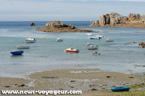 Plage de Plougrescant