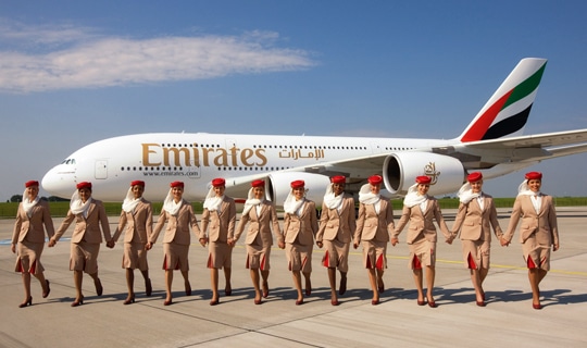 Avion et hotesses emirates